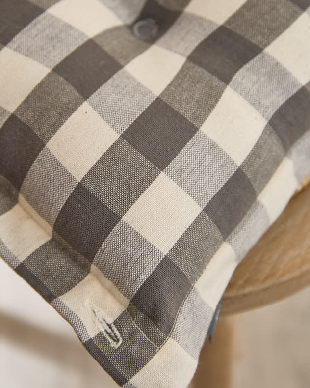 Set of 2 Grey Gingham Indoor Seat Pads - Image 4