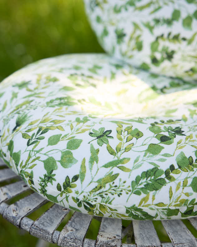 Set of 2 Meadowbrook Round Garden Seat Pads - Image 3