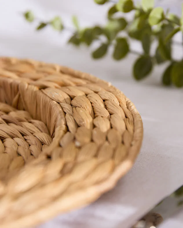 Set of 2 Water Hyacinth Charger Plates - Image 4