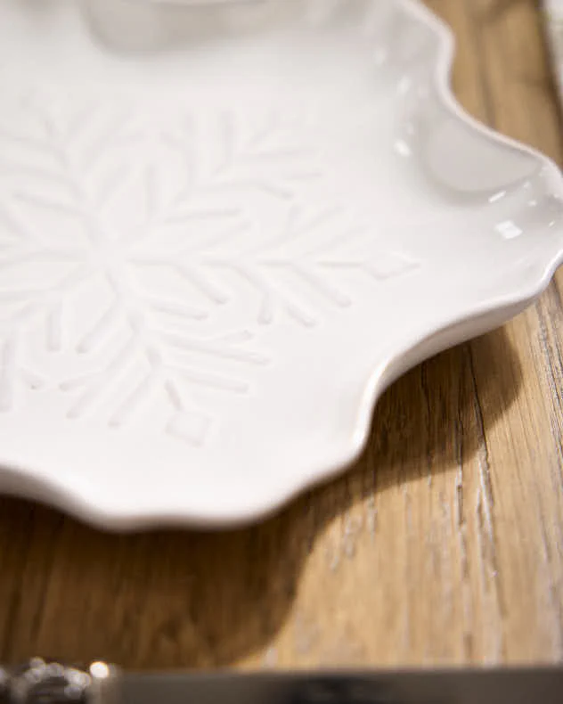 Set of 2 White Snowflake Dinner Plates - Image 3