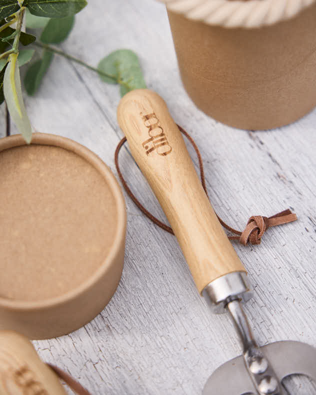Set of 3 Garden Tools and Storage Tube - Image 3