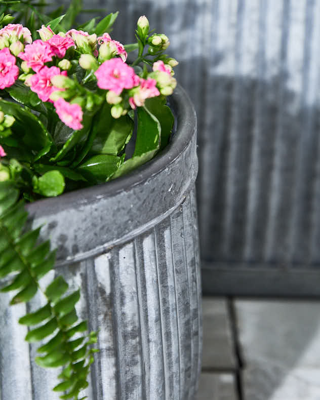 Set of 3 Ribbed Metal Tub Planters - Image 3