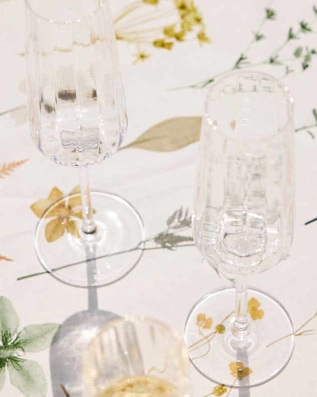 Set of 4 Ribbed Vintage Champagne flutes - Image 4