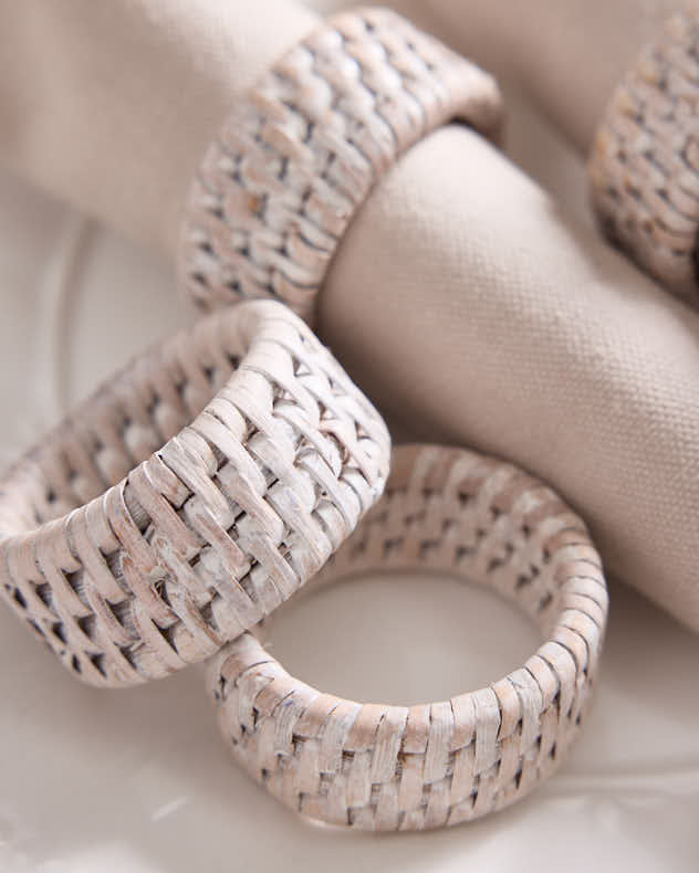 Set of 4 White Rattan Napkin Rings - Image 3