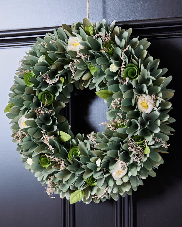 Stockbridge Floral Wreath 42cm - Image 2