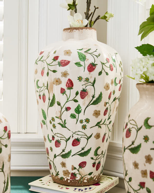 Strawberry Scalloped Vase