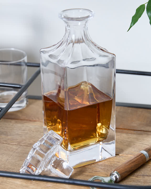 Luxury Traditional Decanter - Image 3