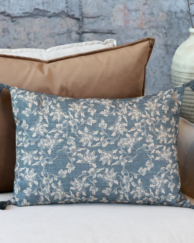 Vintage Indigo & Ivory Cushion with Tassels - Image 3
