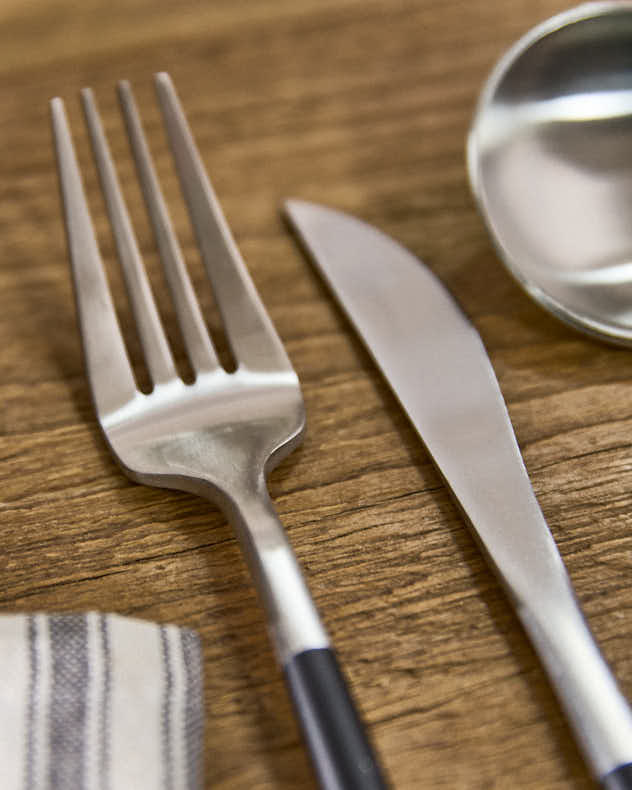 Contemporary 16pc Cutlery Set - Image 4