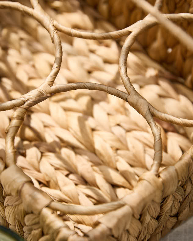 Water Hyacinth Bottle Caddy - Image 4
