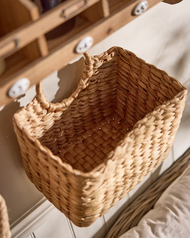 Water Hyacinth Magazine Basket - Image 3