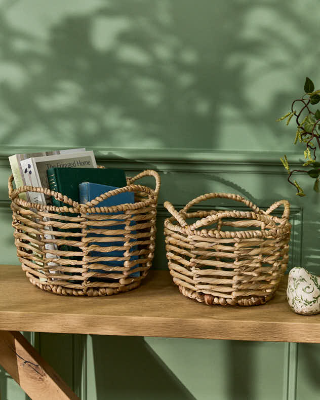 Water Hyacinth Open Weave Scalloped Basket - Image 3