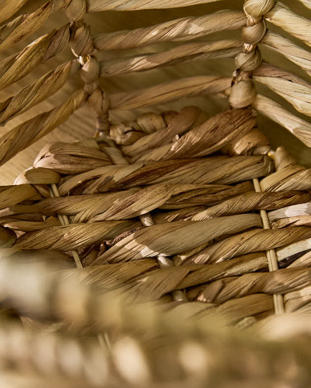 Water Hyacinth Open Weave Scalloped Basket - Image 6