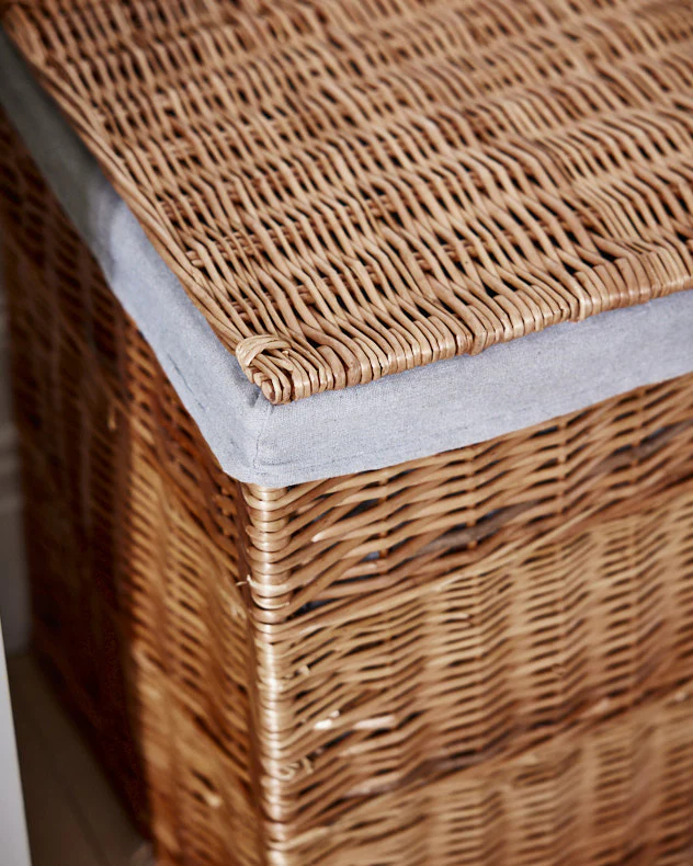 Wicker Washing Basket with Lining - Image 2