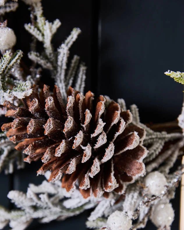 Winter Snowdrift Wreath - Image 3