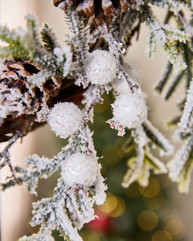 Winter Snowdrift Wreath - Image 4