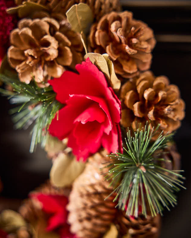Woodland Rose Wreath 32cm - Image 3