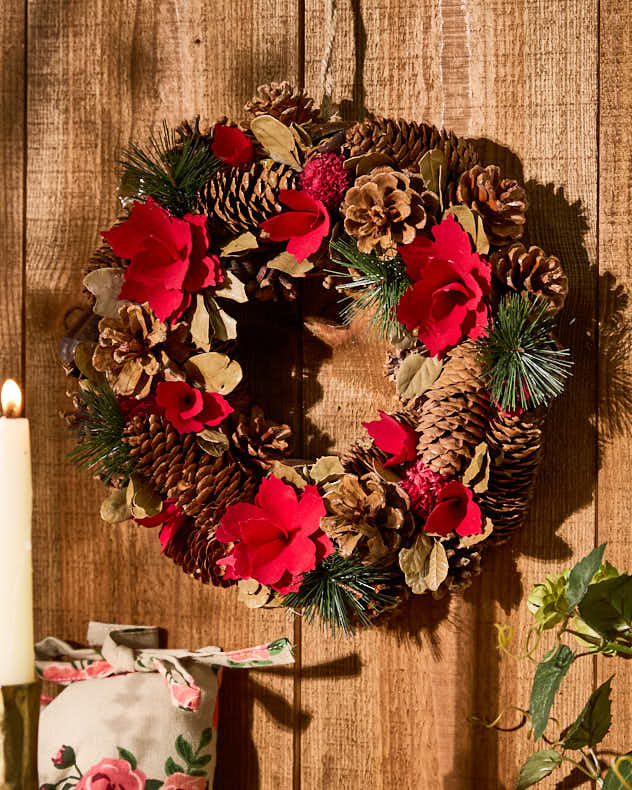 Woodland Rose Wreath 32cm - Image 5
